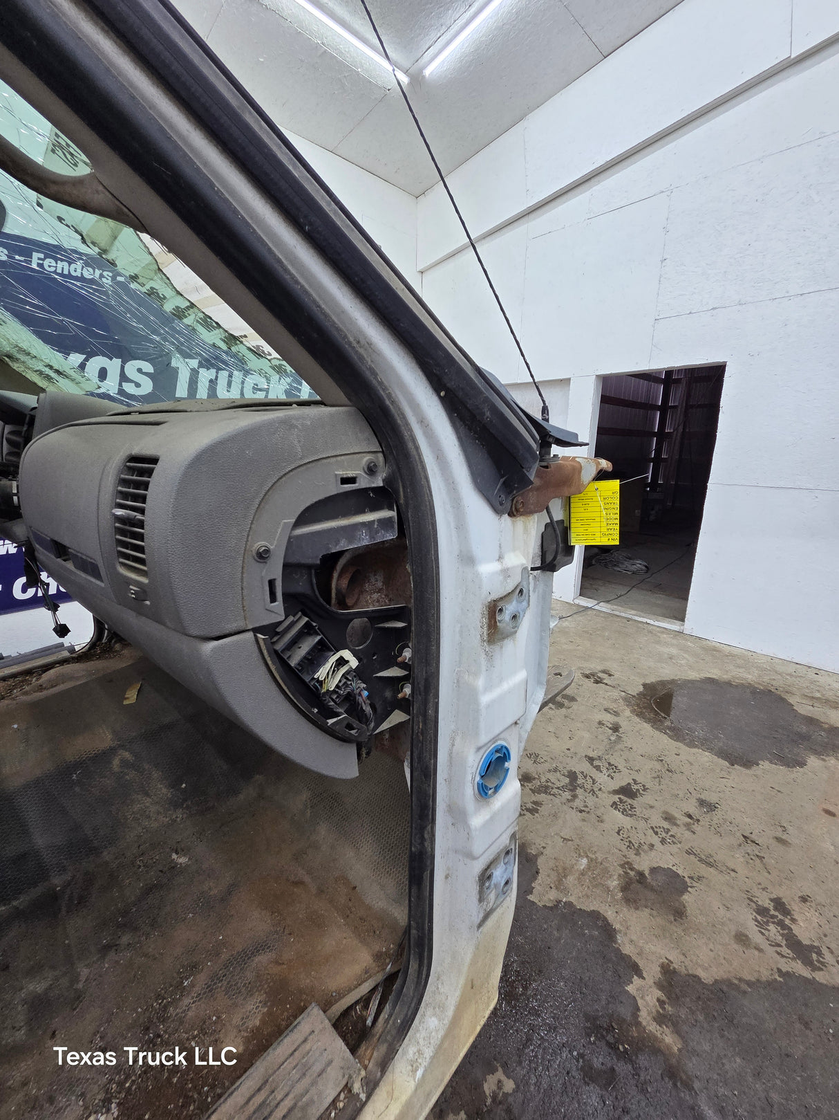 2007-2013 Chevrolet Silverado / GMC Sierra 1500 2500 3500 HD Regular Cab
