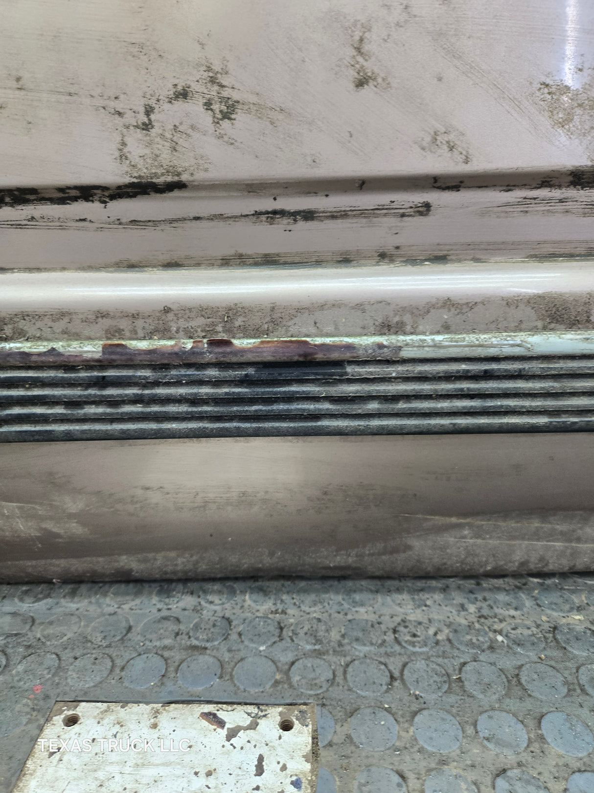 1988-2000 Chevrolet Silverado Suburban GMC Sierra RH Front Passenger Door