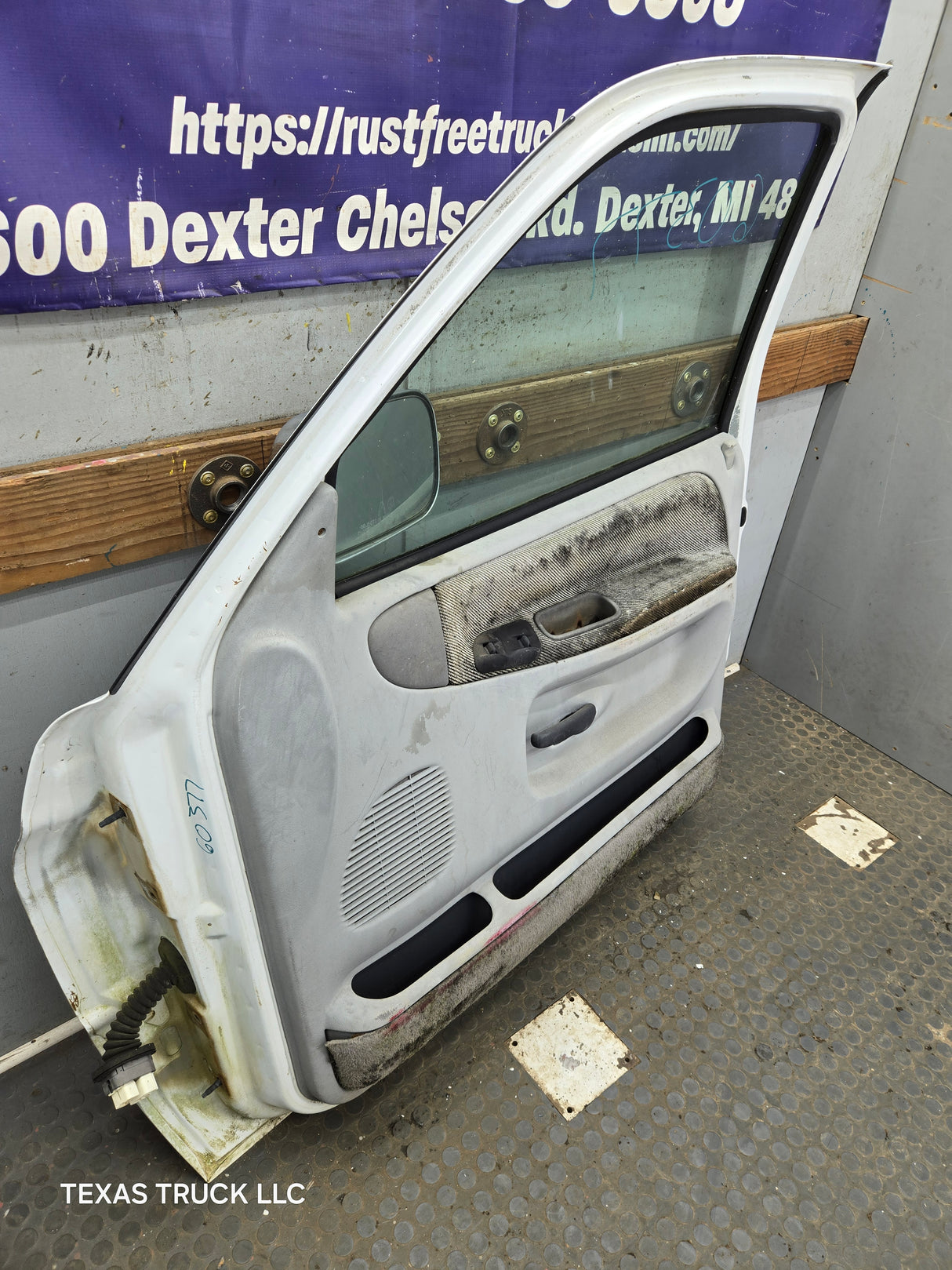 1994-2002 Dodge Ram 2nd Gen RH Passenger Side Front Door Regular Cab / 2 Door Ext Cab 1500 2500 3500 ROUND CORNER