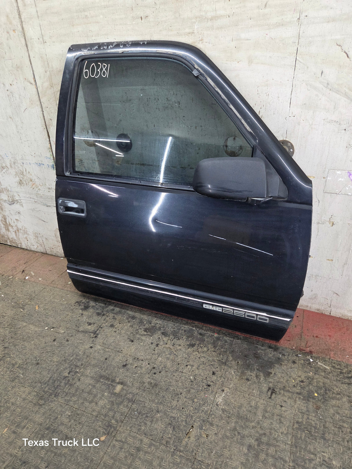 1988-2000 Chevrolet Silverado Suburban GMC Sierra RH Front Passenger Door