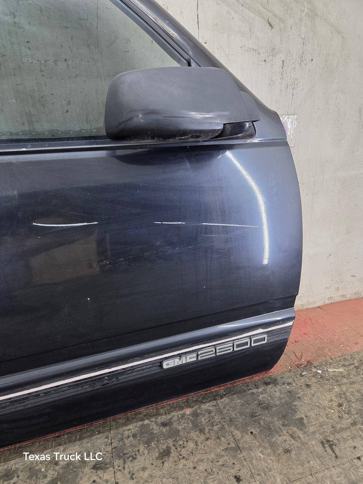 1988-2000 Chevrolet Silverado Suburban GMC Sierra RH Front Passenger Door