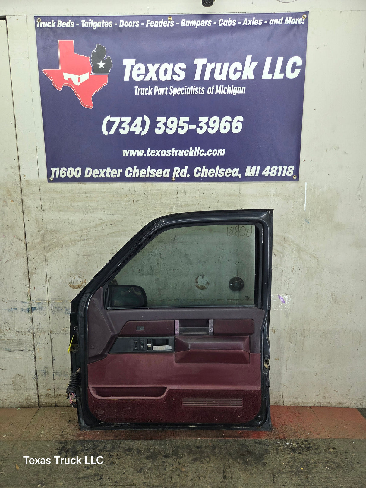 1988-2000 Chevrolet Silverado Suburban GMC Sierra RH Front Passenger Door
