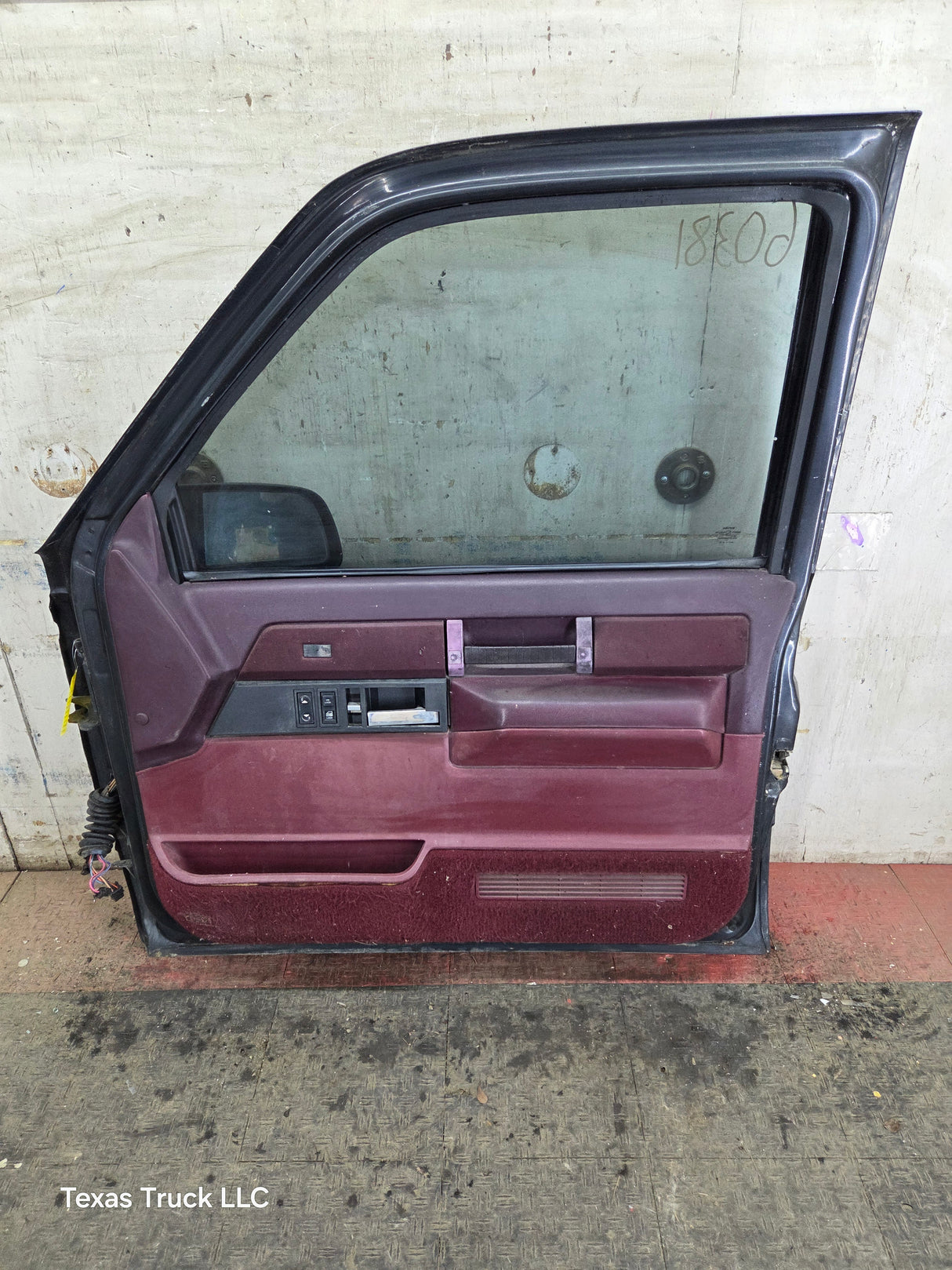 1988-2000 Chevrolet Silverado Suburban GMC Sierra RH Front Passenger Door