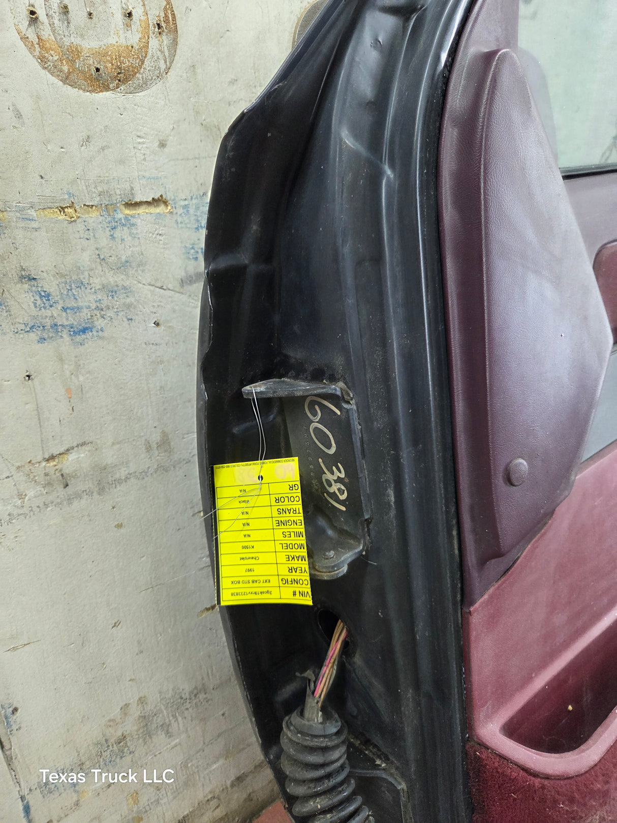 1988-2000 Chevrolet Silverado Suburban GMC Sierra RH Front Passenger Door