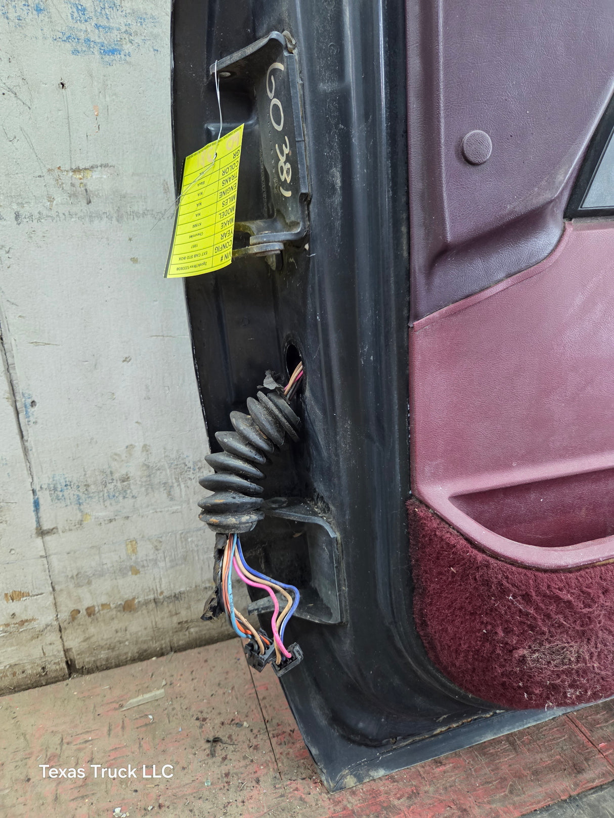 1988-2000 Chevrolet Silverado Suburban GMC Sierra RH Front Passenger Door