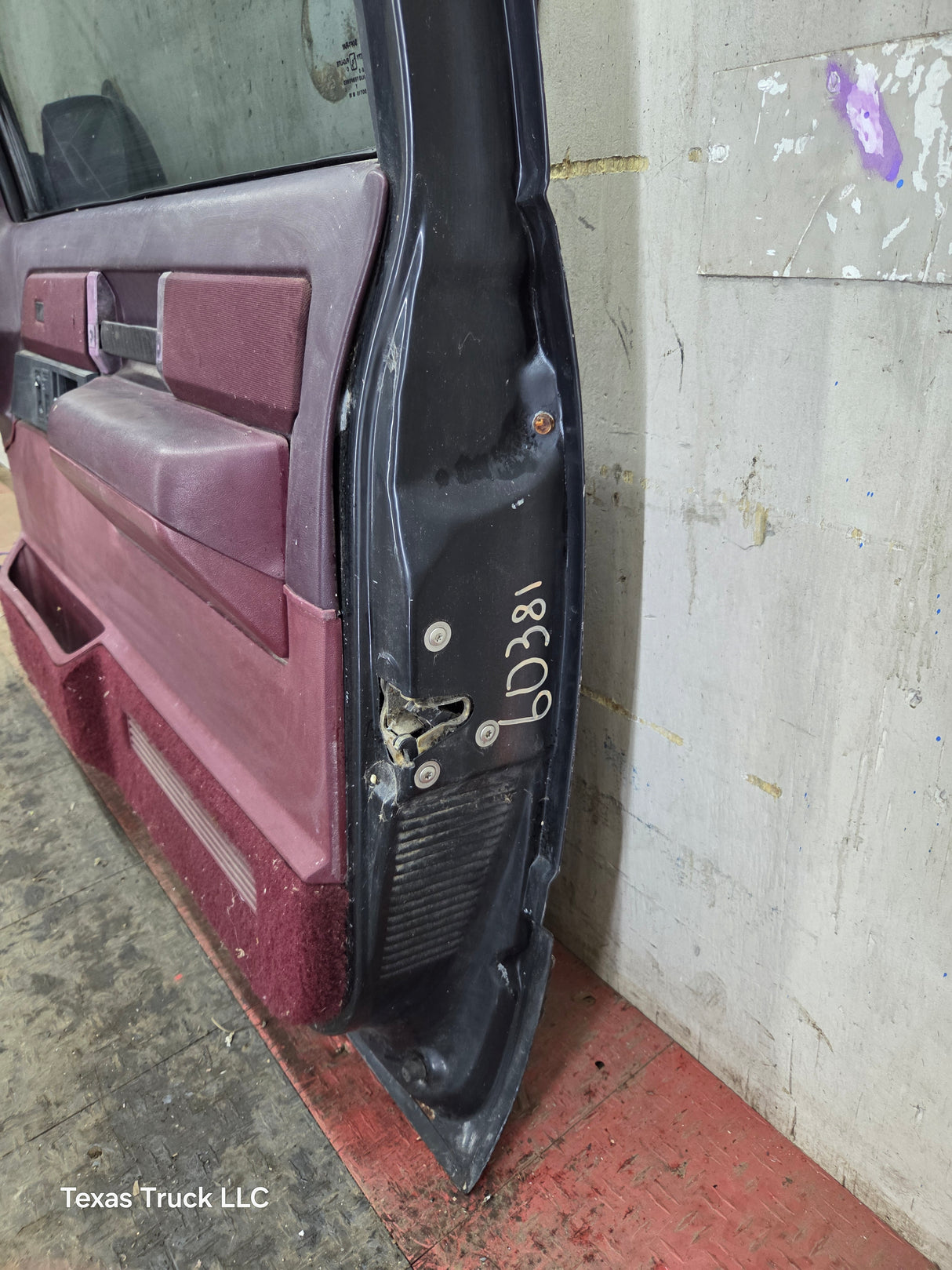 1988-2000 Chevrolet Silverado Suburban GMC Sierra RH Front Passenger Door