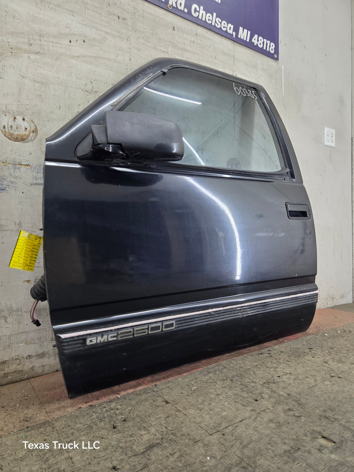 1988-2000 Chevrolet Silverado Suburban GMC Sierra LH Front Driver Side Door