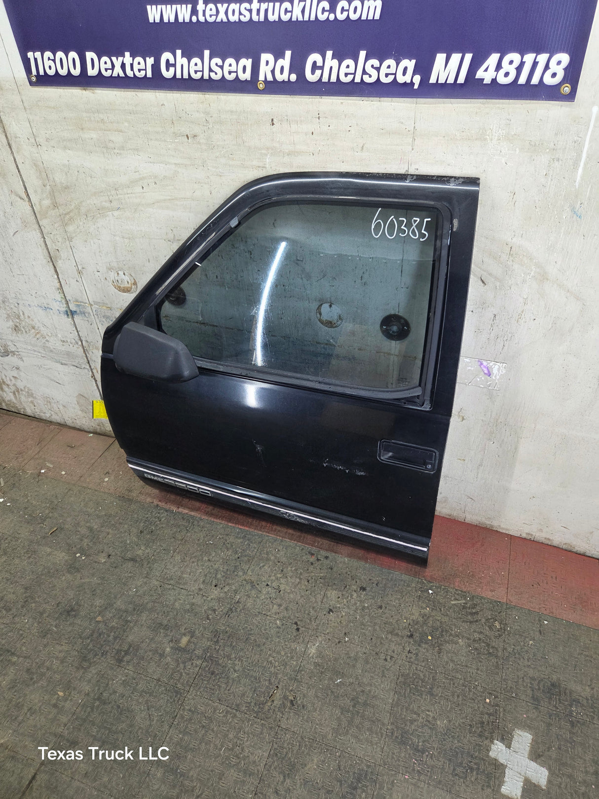1988-2000 Chevrolet Silverado Suburban GMC Sierra LH Front Driver Side Door