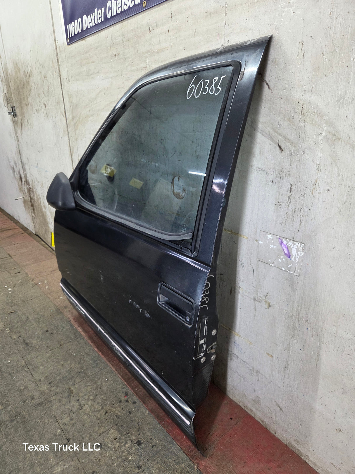 1988-2000 Chevrolet Silverado Suburban GMC Sierra LH Front Driver Side Door