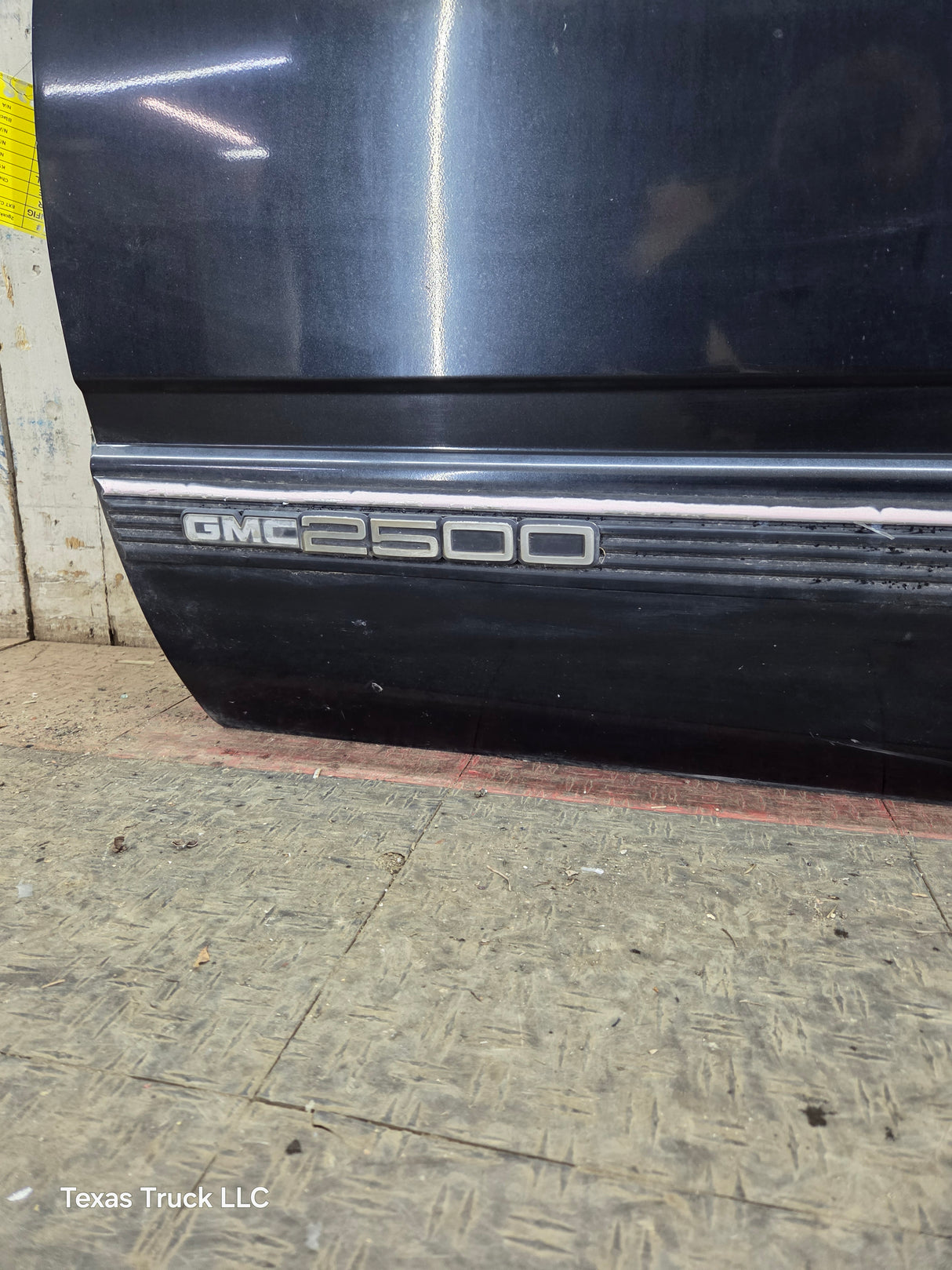1988-2000 Chevrolet Silverado Suburban GMC Sierra LH Front Driver Side Door