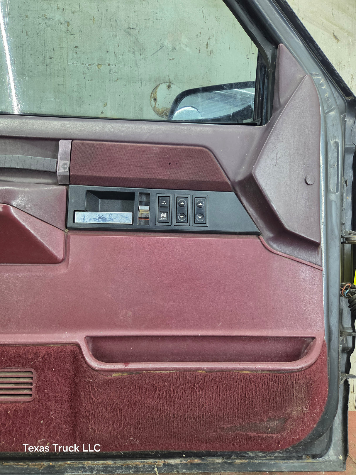 1988-2000 Chevrolet Silverado Suburban GMC Sierra LH Front Driver Side Door