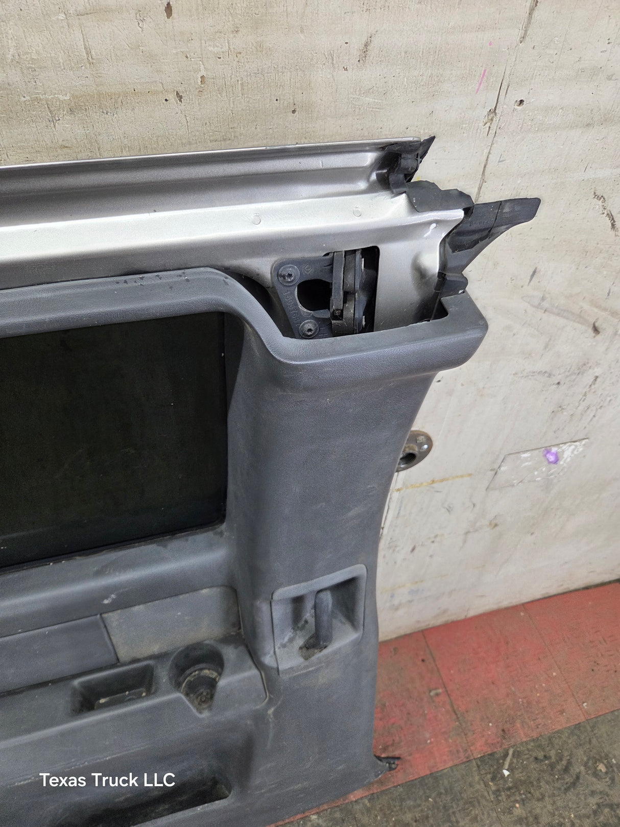 1999-2006 Chevrolet Silverado / GMC Sierra 1500 2500 3500 HD Rear Driver side Extended Cab Rear Door