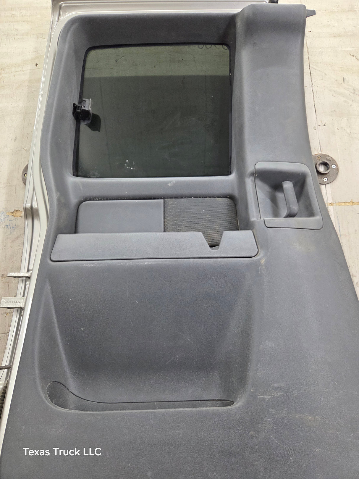 1999-2006 Chevrolet Silverado / GMC Sierra 1500 2500 3500 HD Rear Driver side Extended Cab Rear Door
