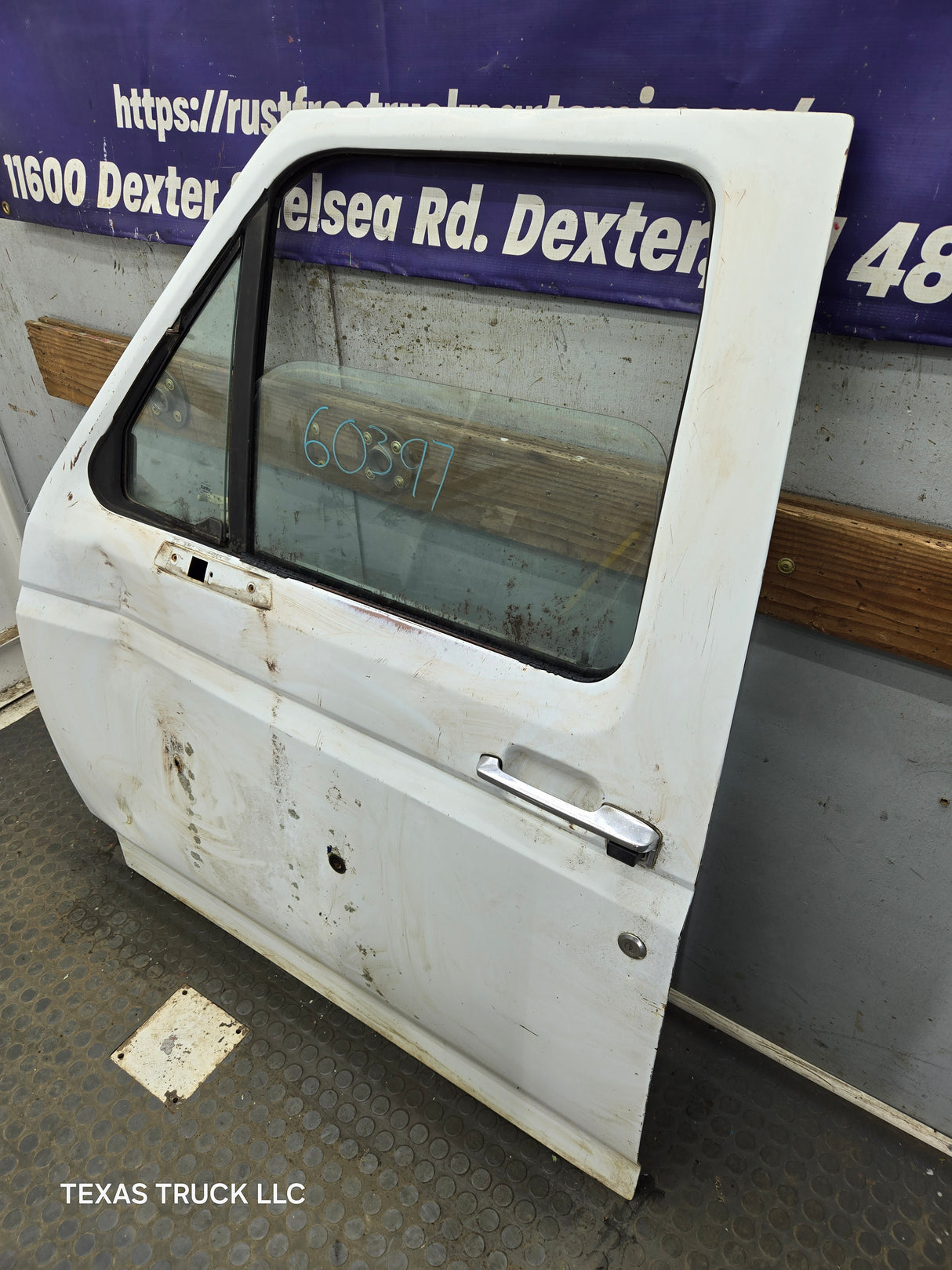1987-1997 Ford F Series F250 F350 F450 F550 LH Driver Side Front Door