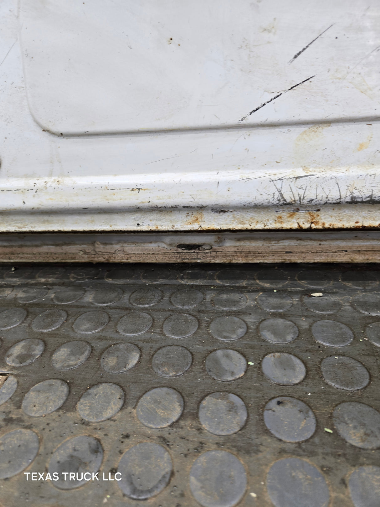 1987-1997 Ford F Series F250 F350 F450 F550 LH Driver Side Front Door