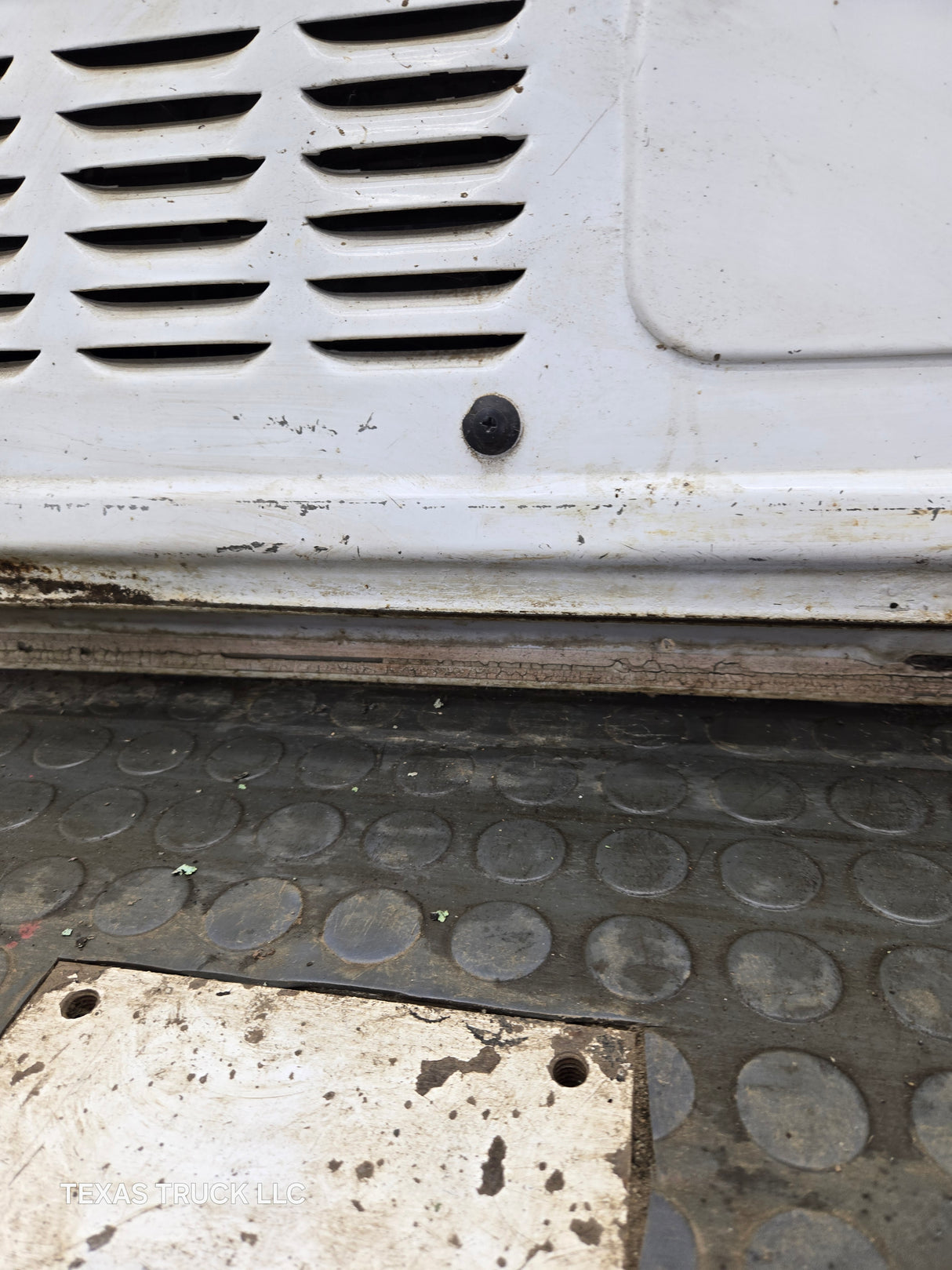 1987-1997 Ford F Series F250 F350 F450 F550 LH Driver Side Front Door