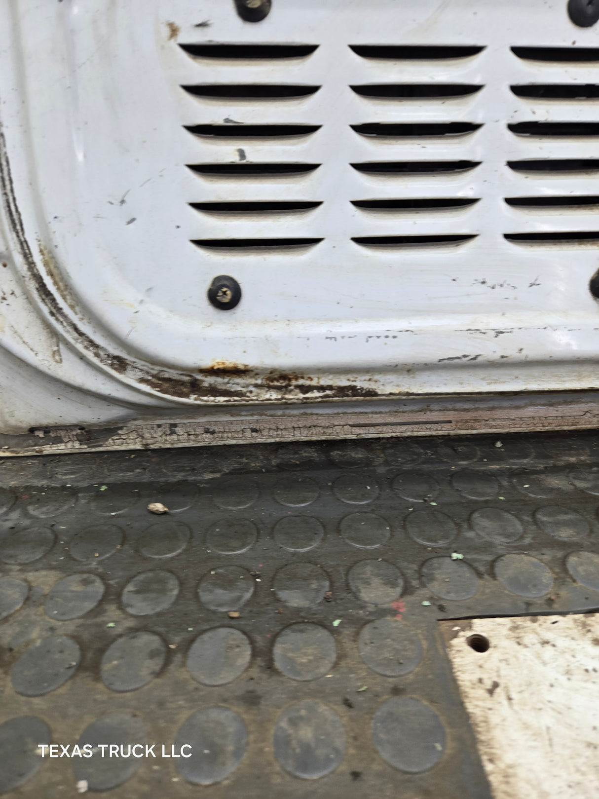 1987-1997 Ford F Series F250 F350 F450 F550 LH Driver Side Front Door