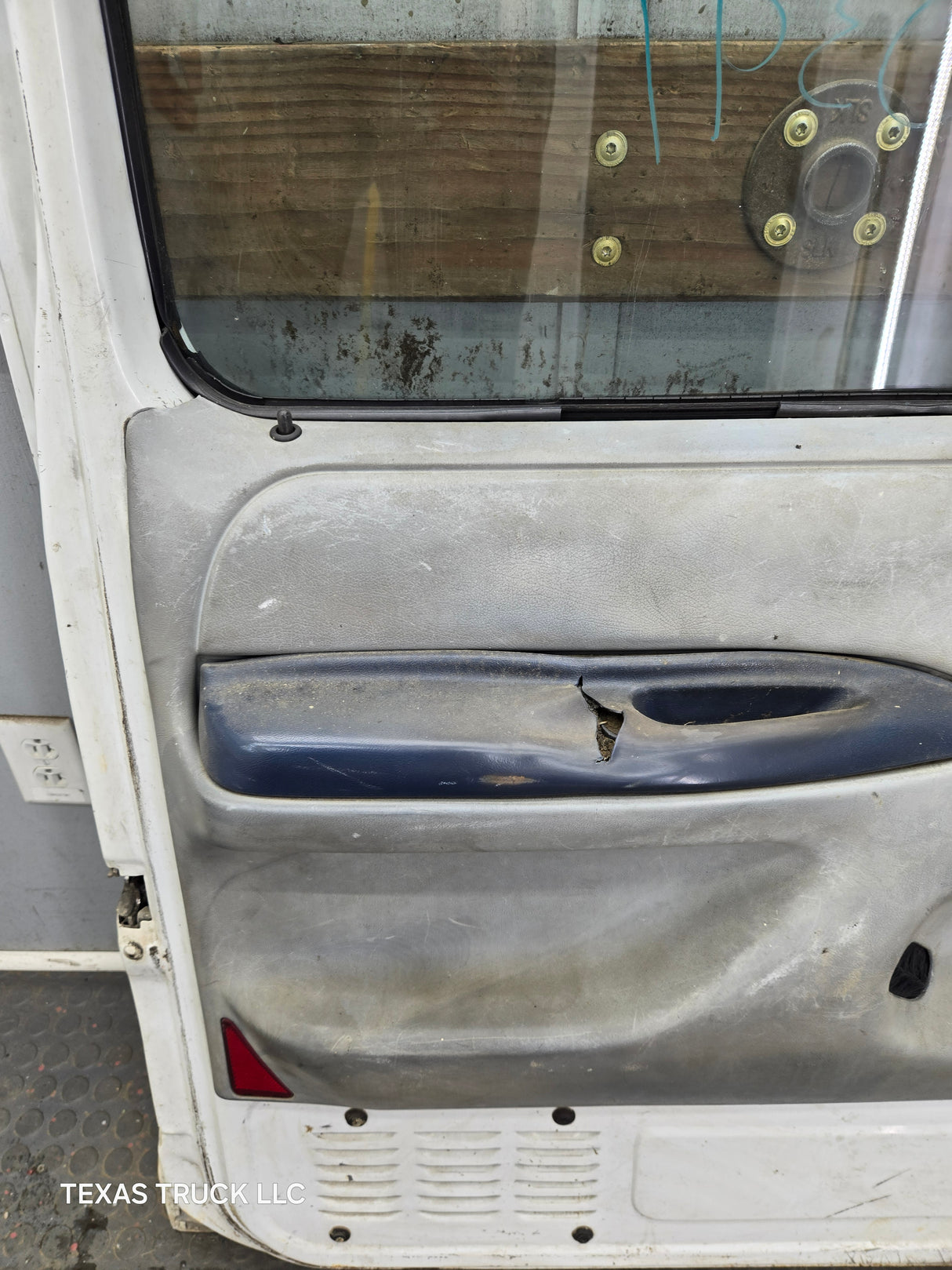 1987-1997 Ford F Series F250 F350 F450 F550 LH Driver Side Front Door