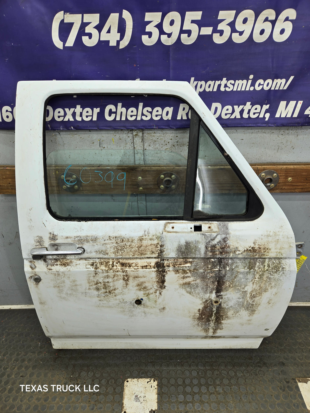 1987-1997 Ford F Series F250 F350 F450 F550 RH Passenger Side Front Door