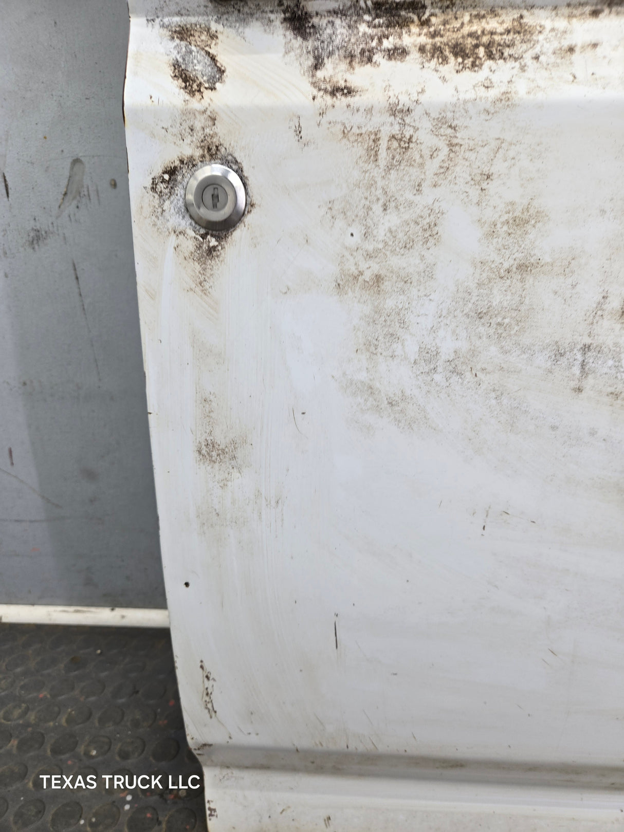 1987-1997 Ford F Series F250 F350 F450 F550 RH Passenger Side Front Door