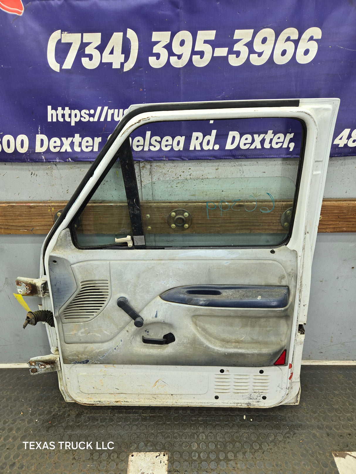 1987-1997 Ford F Series F250 F350 F450 F550 RH Passenger Side Front Door