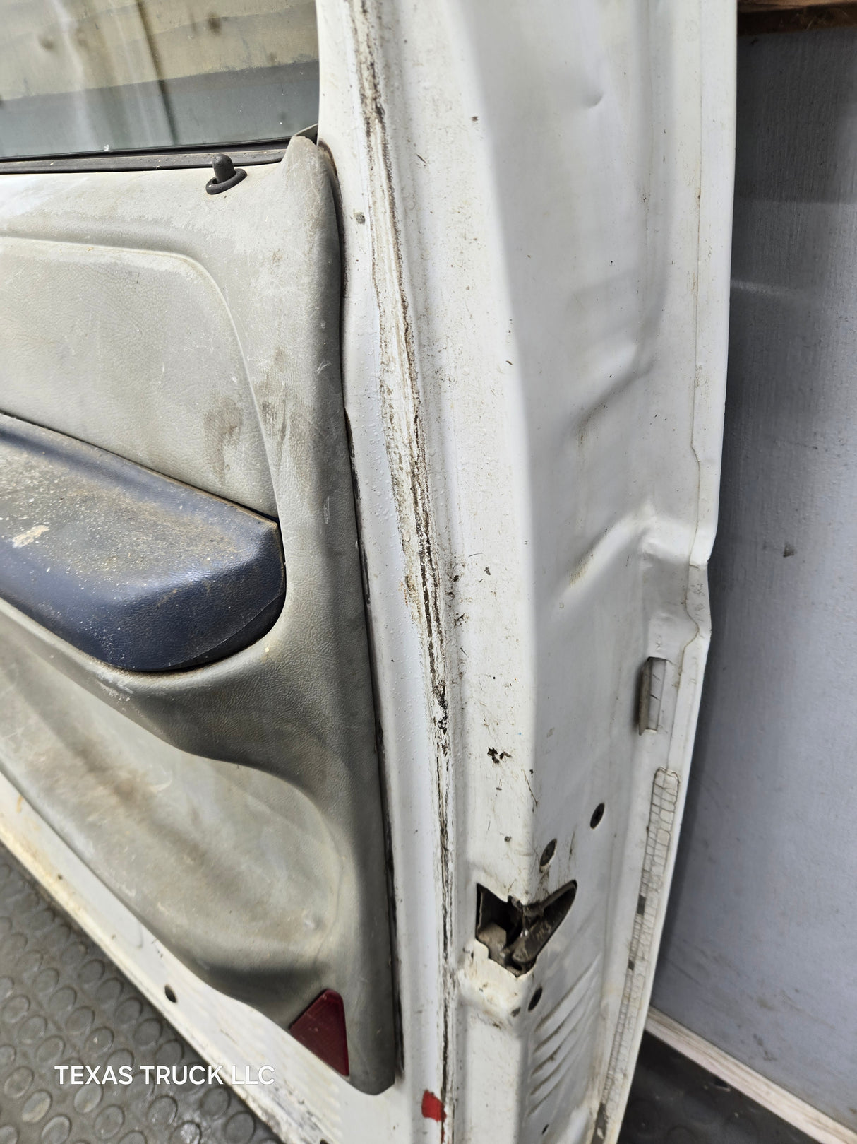 1987-1997 Ford F Series F250 F350 F450 F550 RH Passenger Side Front Door