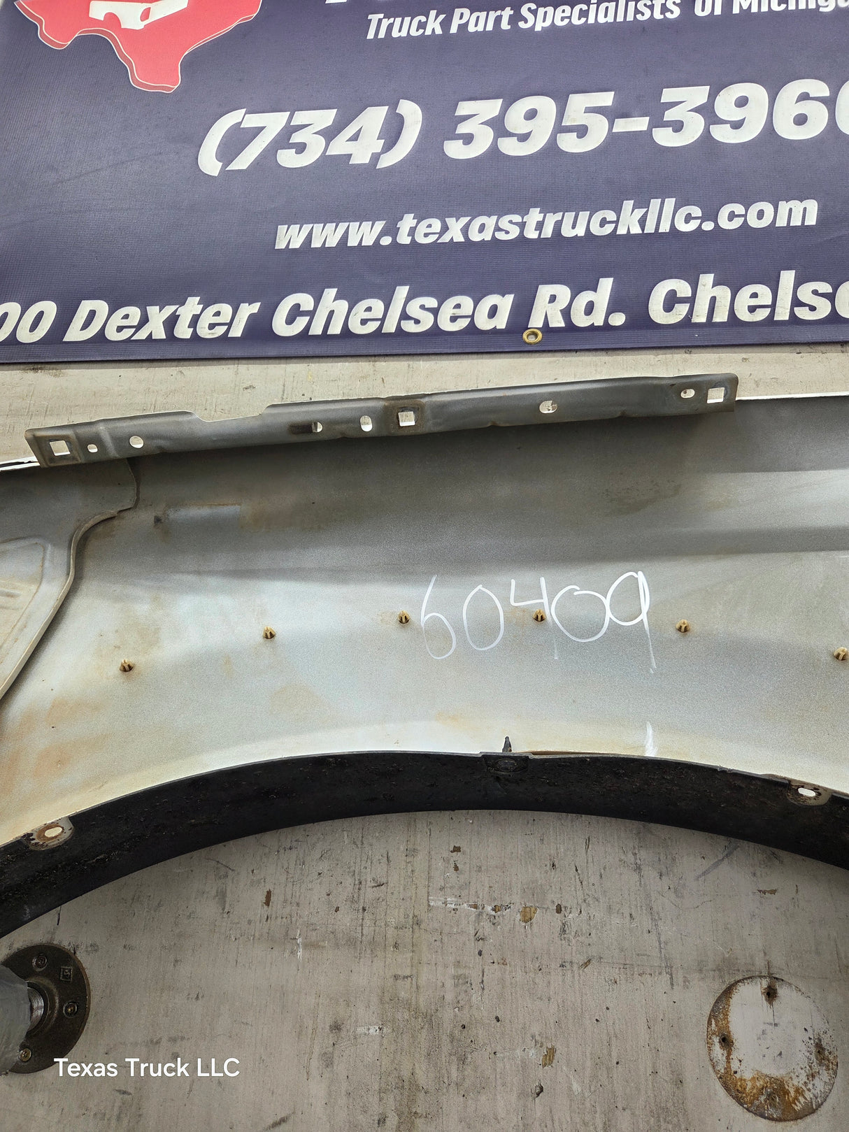 2011-2016 Ford Super Duty F450 F550 RH Passenger Side Front Fender