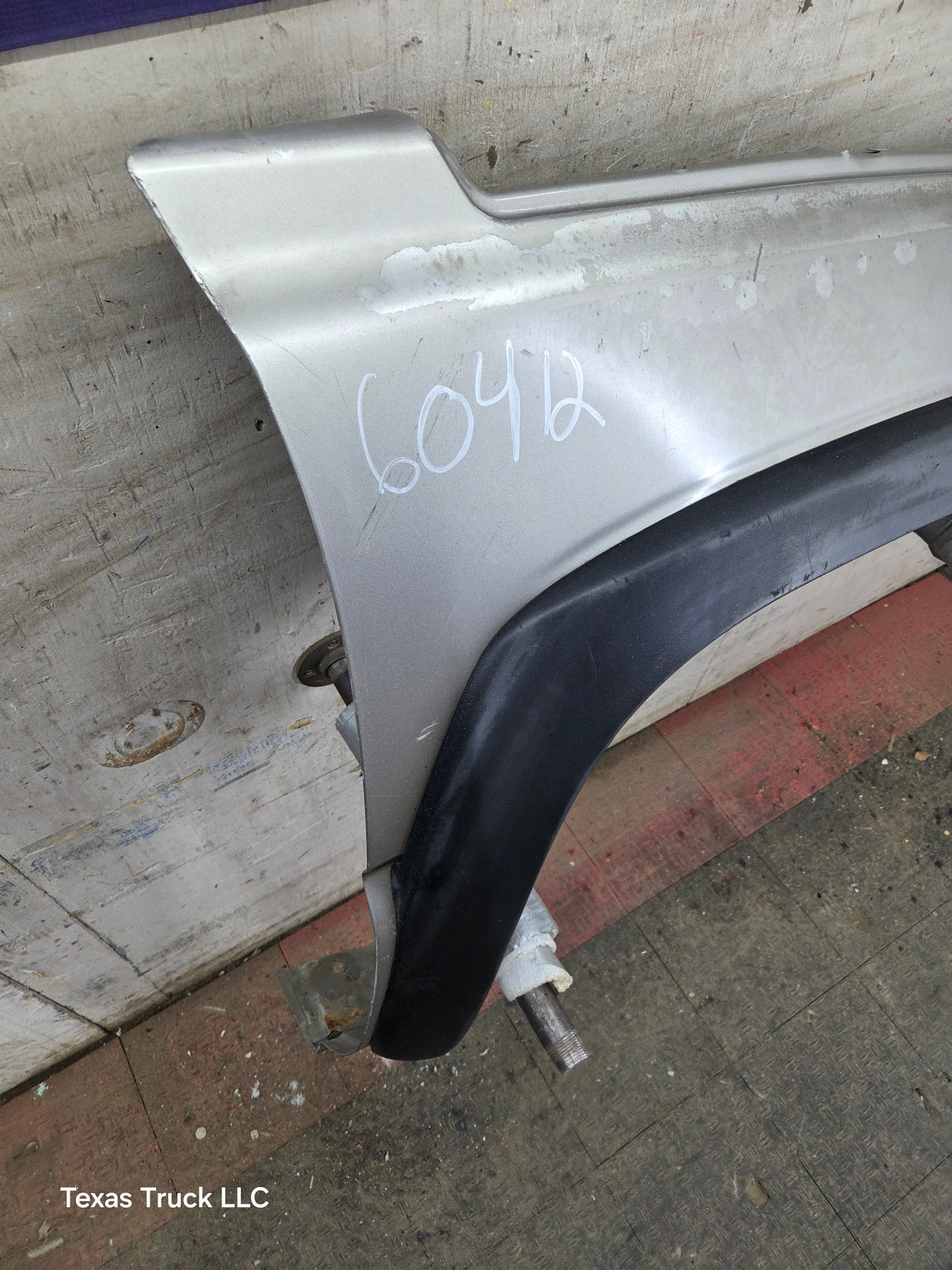 2003-2007 Chevrolet Silverado / Tahoe / Suburban 1500 2500 3500 HD RH Passenger Side "Cateye" Front Fender