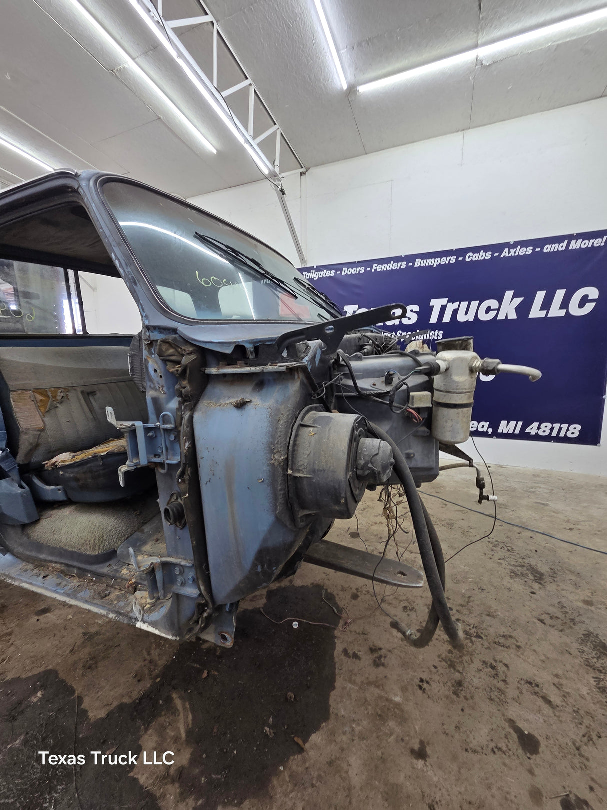 1973-1987 Chevrolet / GMC Square Body Regular Cab Truck Cab K series / C series