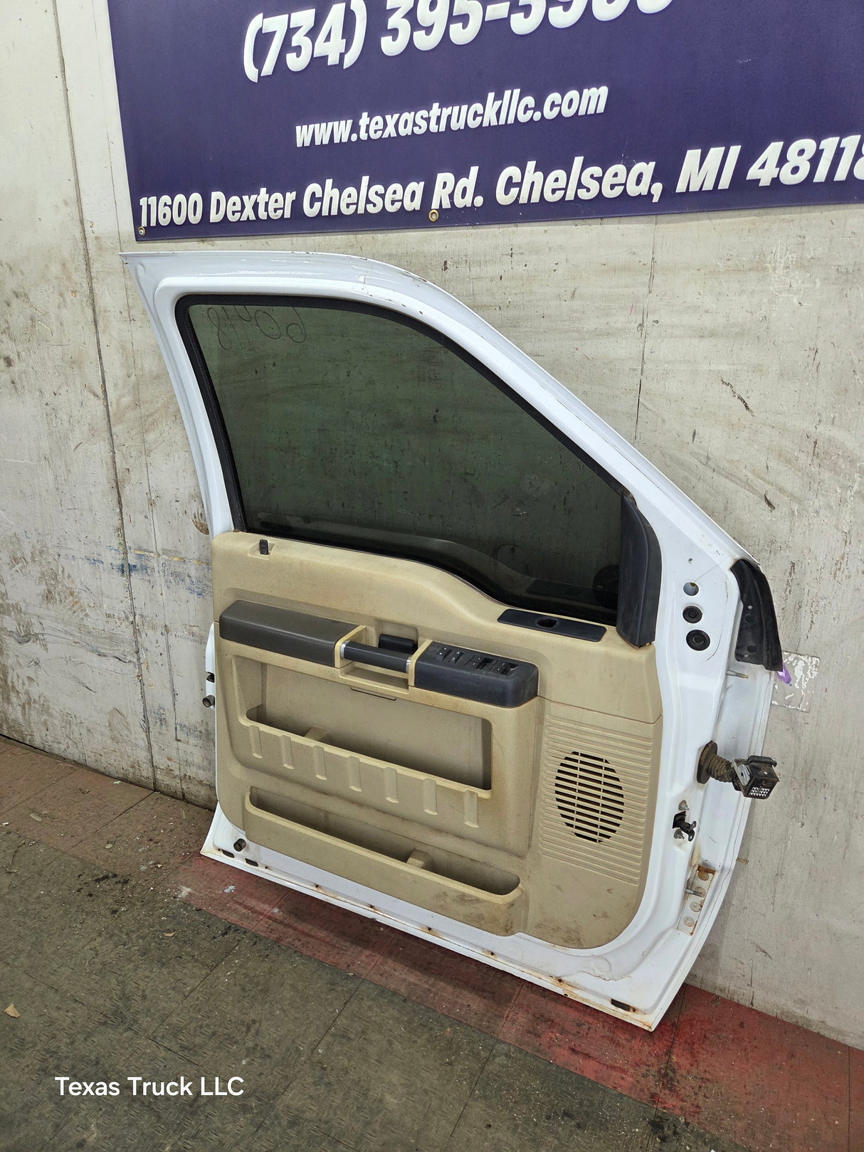 1999-2011 Ford Super Duty LH Driver Side Front Door F250 F350 F450 F550