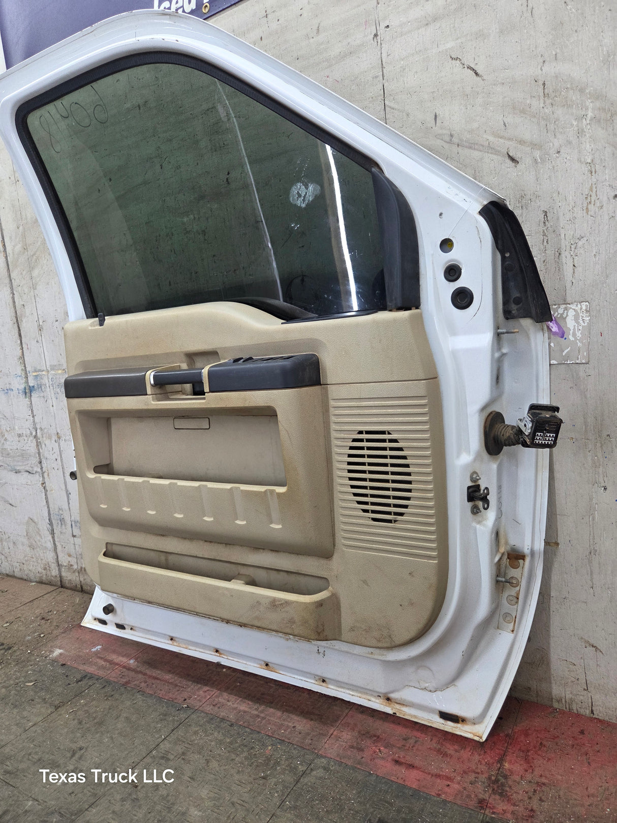 1999-2011 Ford Super Duty LH Driver Side Front Door F250 F350 F450 F550
