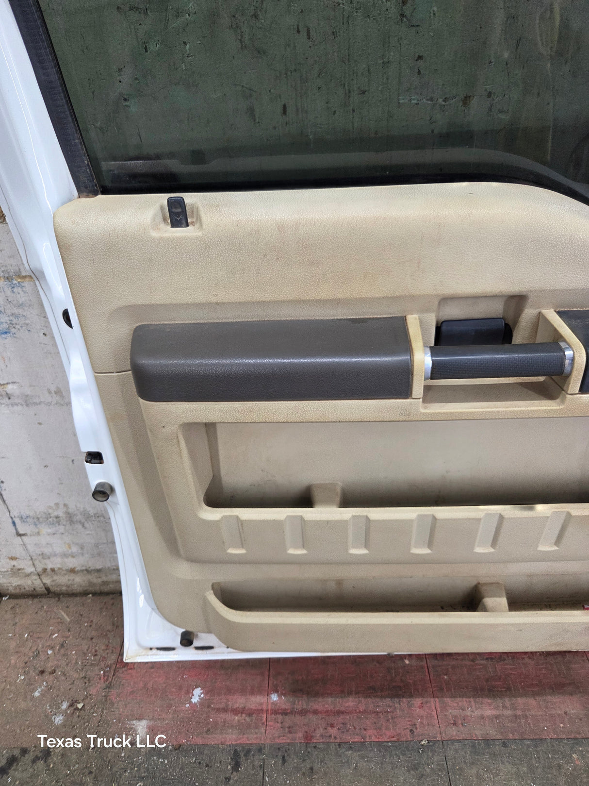 1999-2011 Ford Super Duty LH Driver Side Front Door F250 F350 F450 F550
