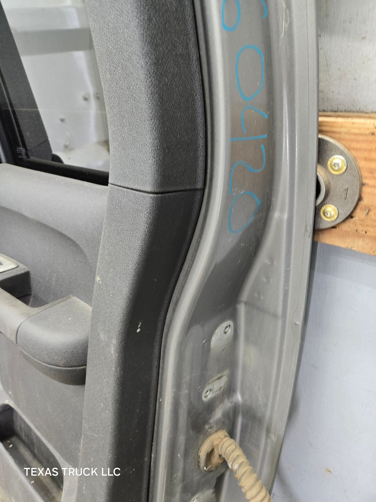 2007-2013 Chevrolet Silverado / GMC Sierra 1500 2500 3500 HD Passenger side Extended Cab RH Rear Door
