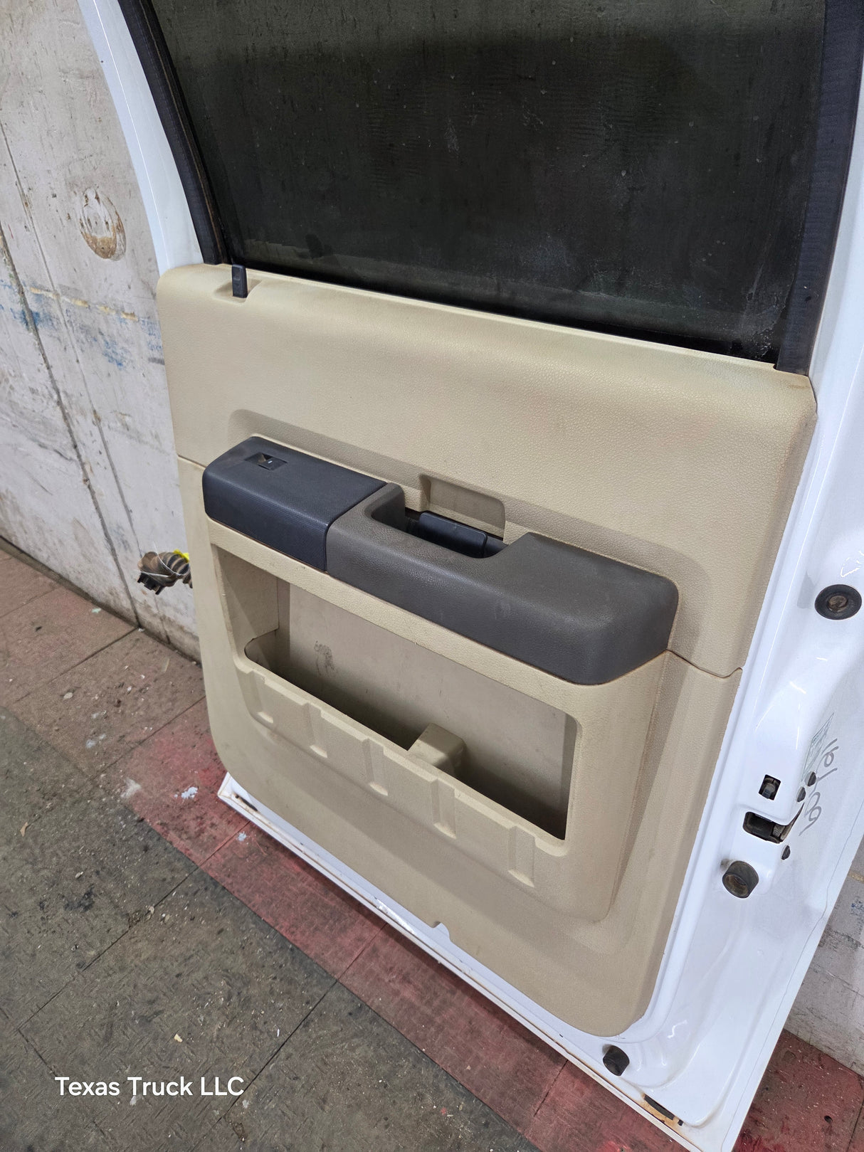 1999-2011 Ford Super Duty F250 F350 F450 F550 RH Crew Cab Passenger Side Rear Door