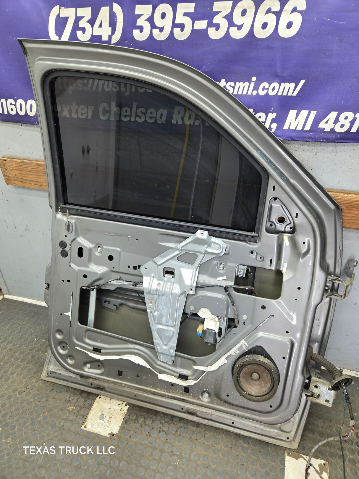 2007-2013 Chevrolet Silverado / GMC Sierra 1500 2500 3500 HD LH Front Driver Side Door