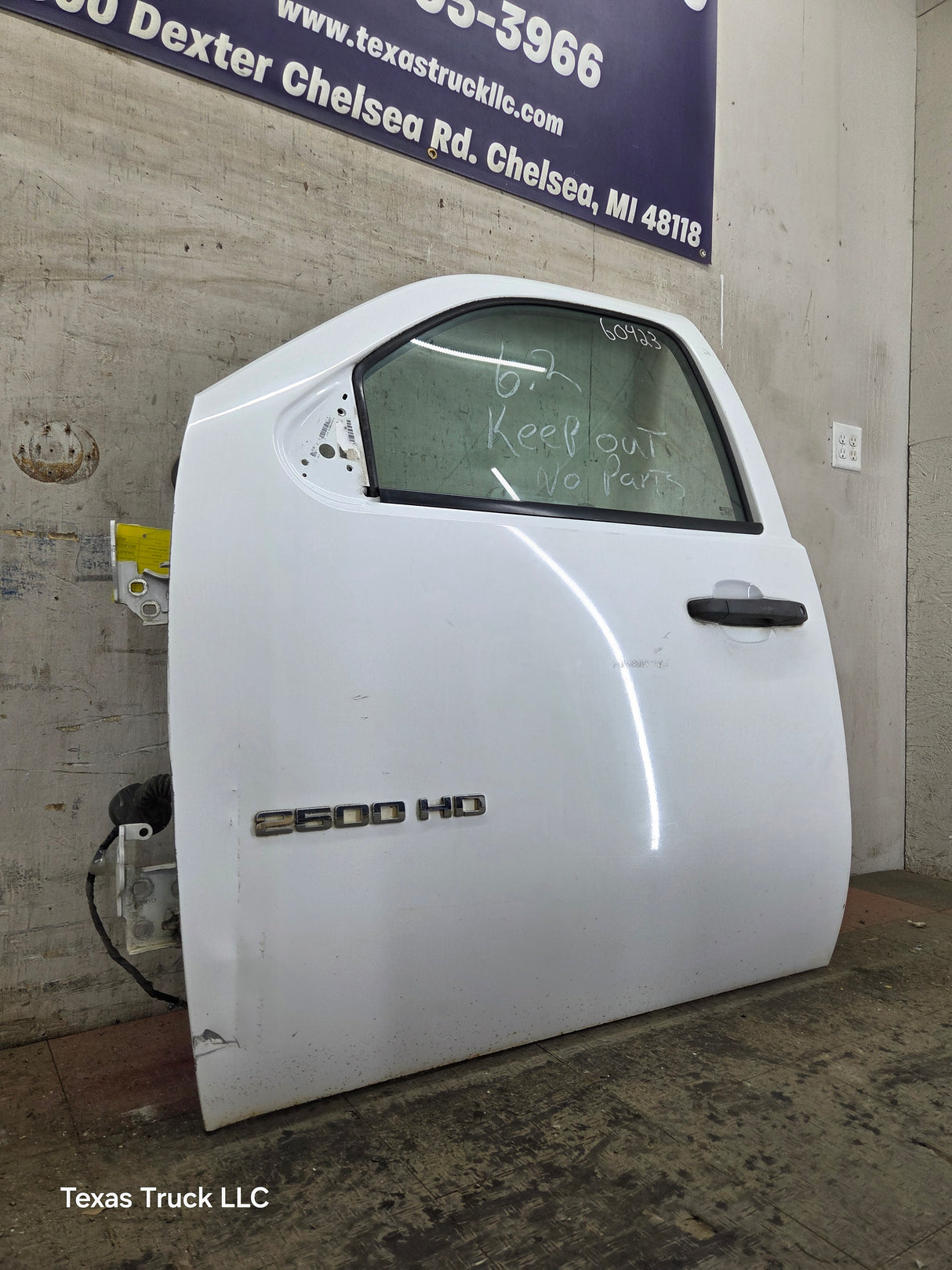 2007-2013 Chevrolet Silverado / GMC Sierra 1500 2500 3500 HD LH Front Driver Side Door