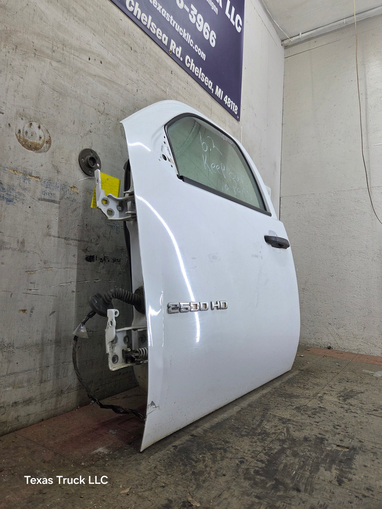 2007-2013 Chevrolet Silverado / GMC Sierra 1500 2500 3500 HD LH Front Driver Side Door