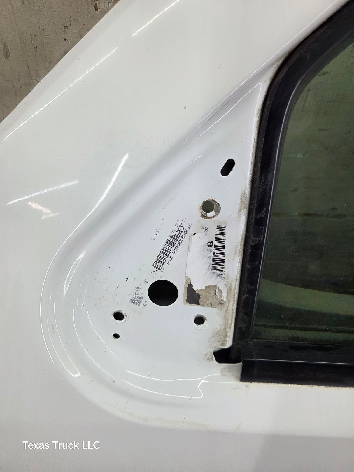 2007-2013 Chevrolet Silverado / GMC Sierra 1500 2500 3500 HD LH Front Driver Side Door