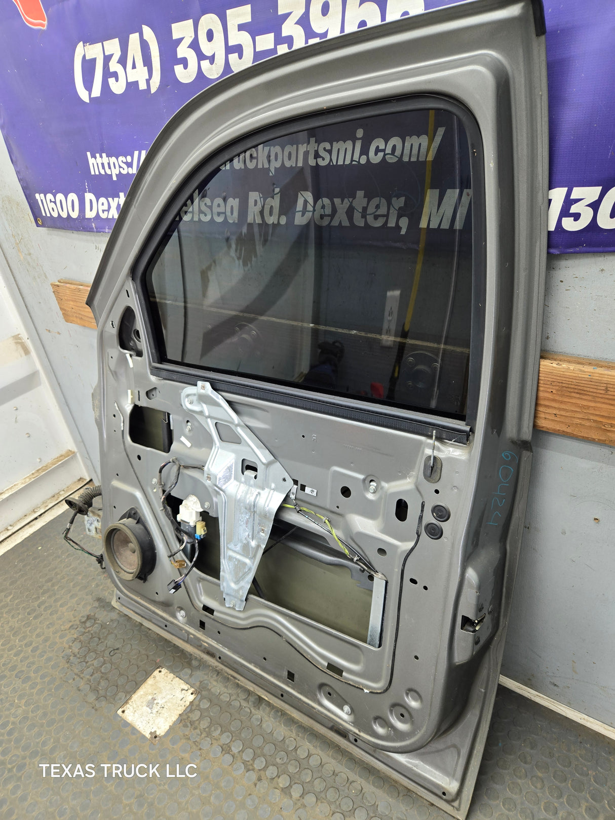 2004-2012 Chevrolet Colorado / GMC Canyon Passenger Side Crew Cab Door RH
