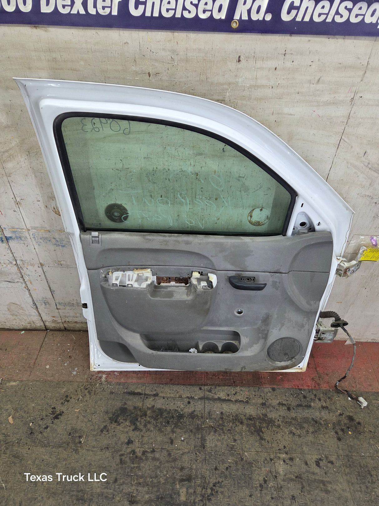 2007-2013 Chevrolet Silverado / GMC Sierra 1500 2500 3500 HD LH Front Driver Side Door