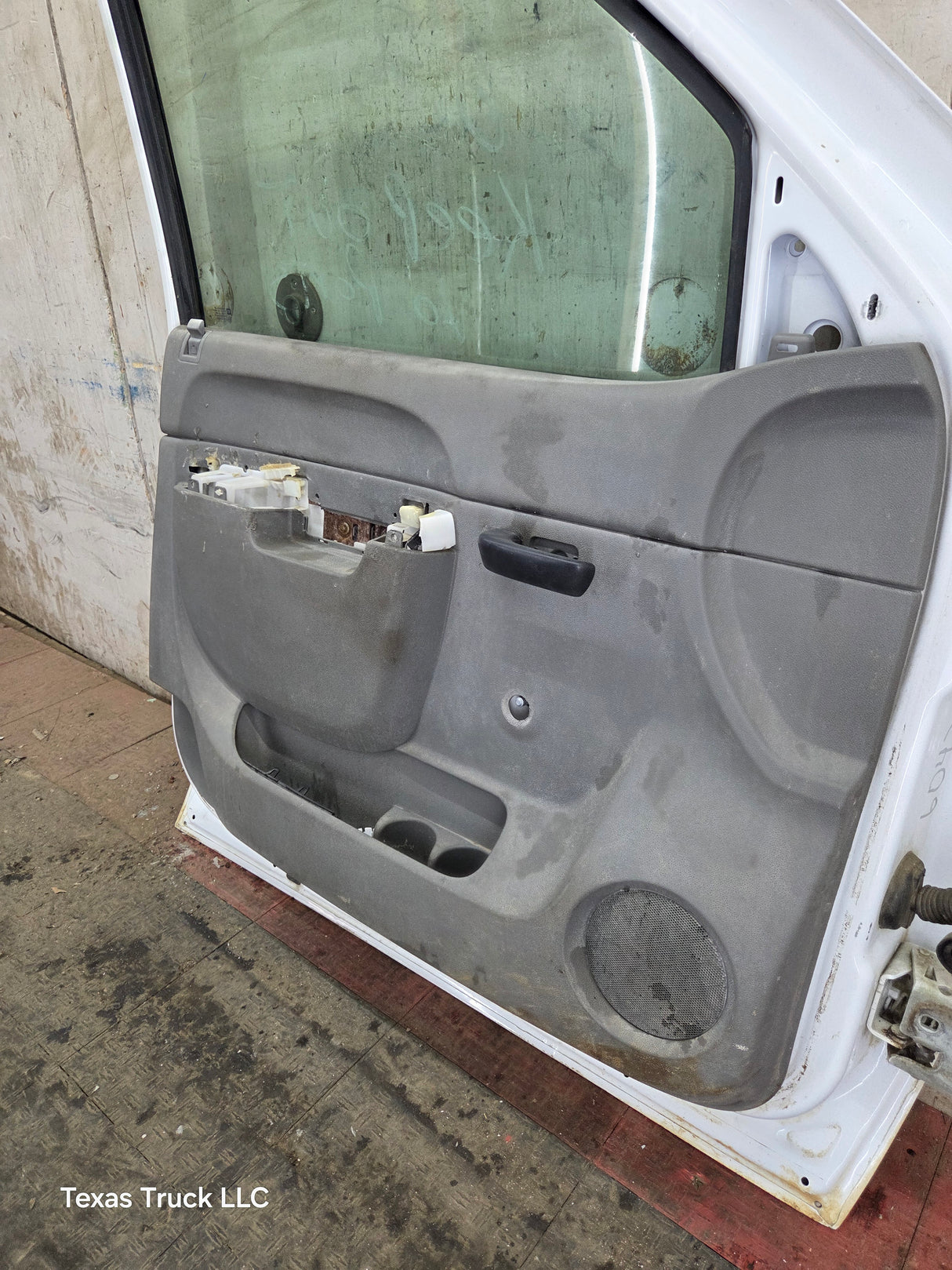 2007-2013 Chevrolet Silverado / GMC Sierra 1500 2500 3500 HD LH Front Driver Side Door