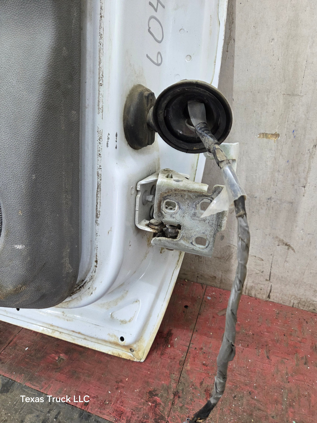 2007-2013 Chevrolet Silverado / GMC Sierra 1500 2500 3500 HD LH Front Driver Side Door