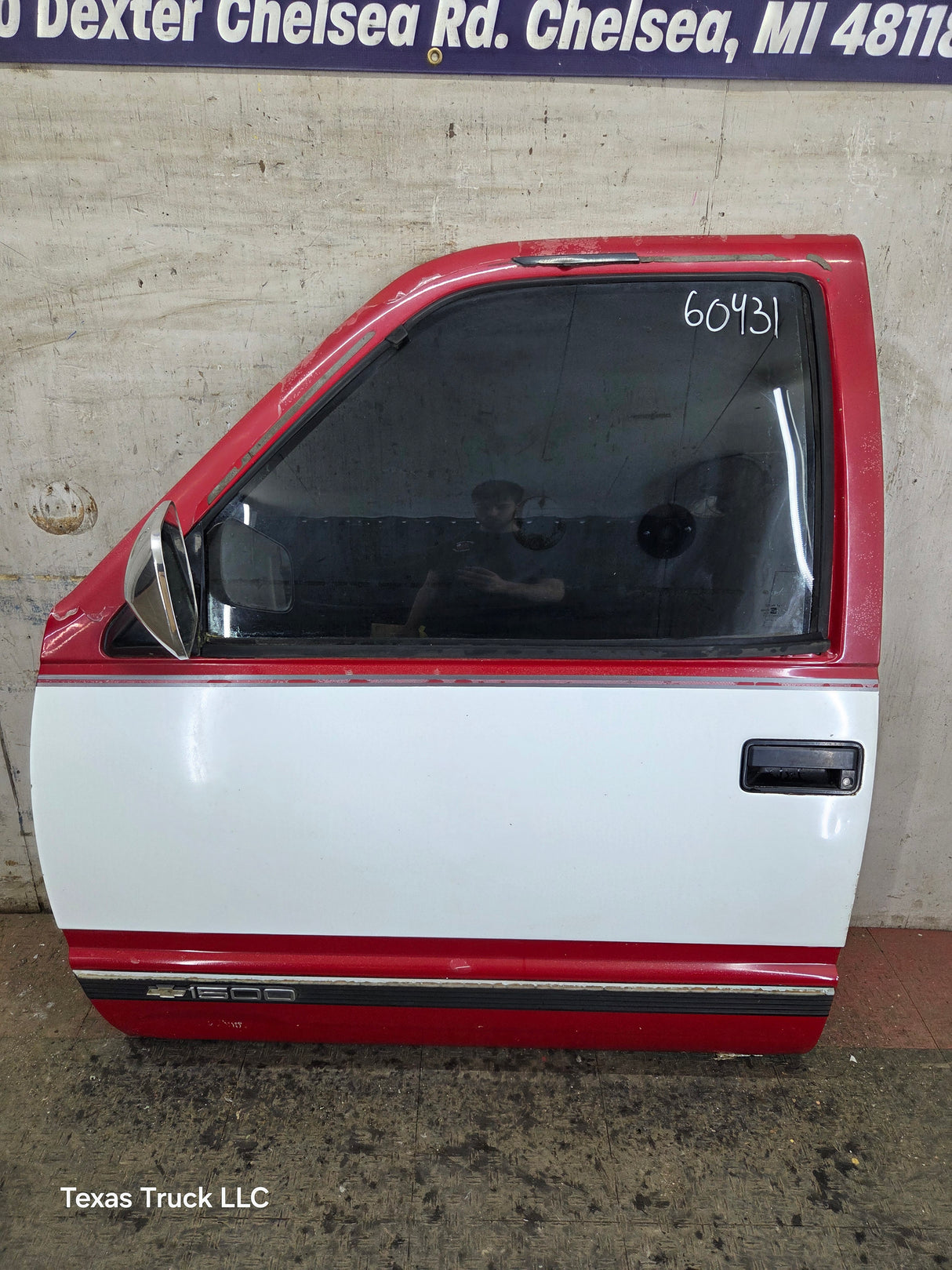 1988-2000 Chevrolet Silverado Suburban GMC Sierra LH Front Driver Side Door