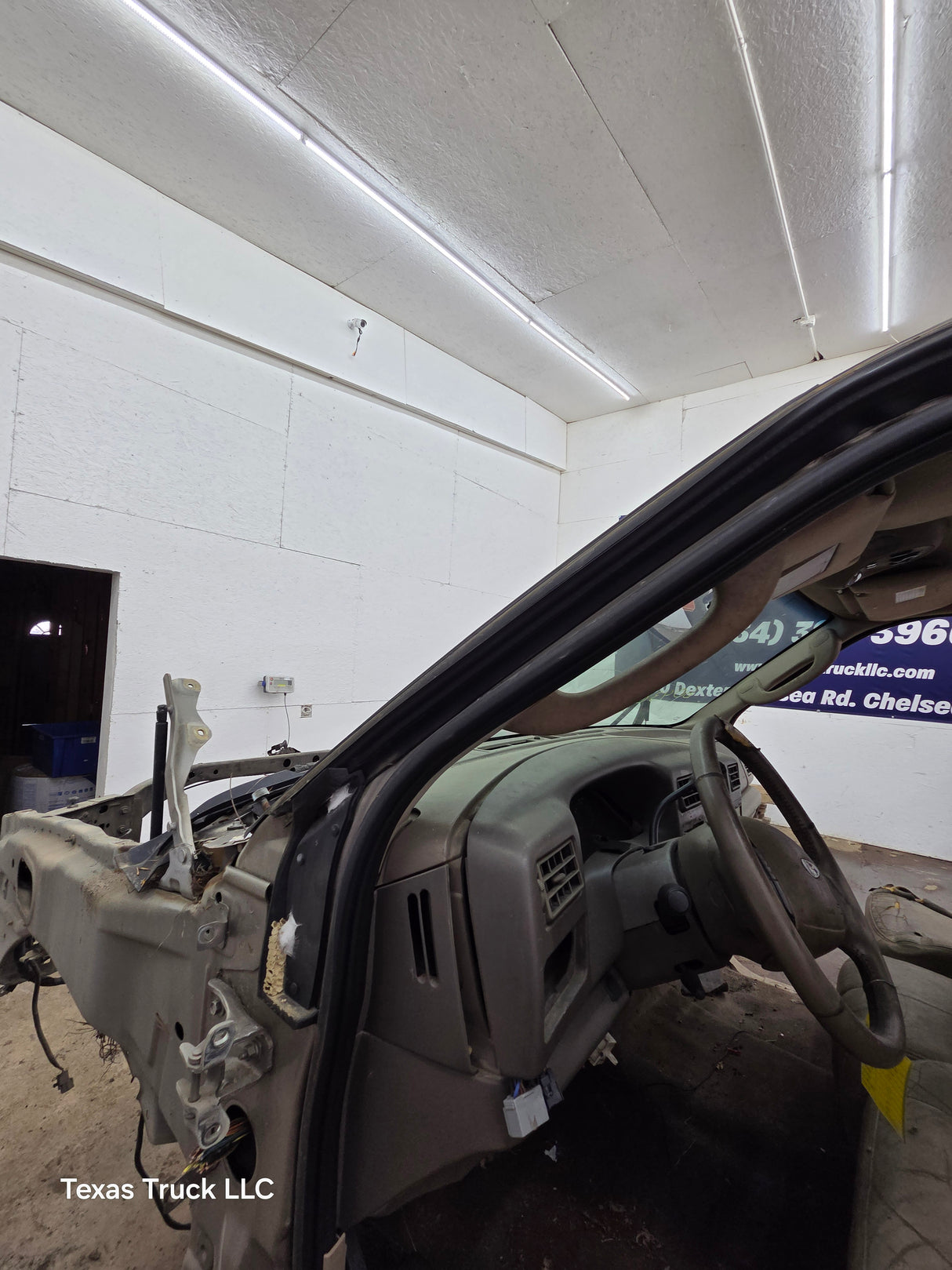1999-2007 Ford Super Duty F250 F350 F450 F550 XLT 4 Door Crew Cab