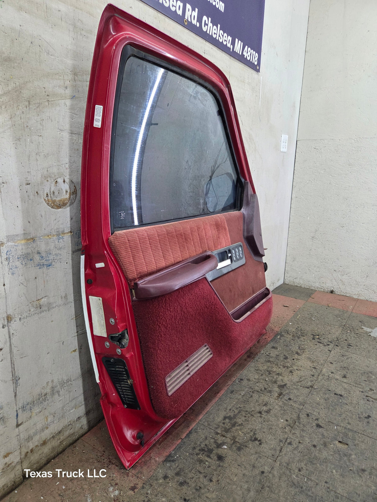 1988-2000 Chevrolet Silverado Suburban GMC Sierra LH Front Driver Side Door