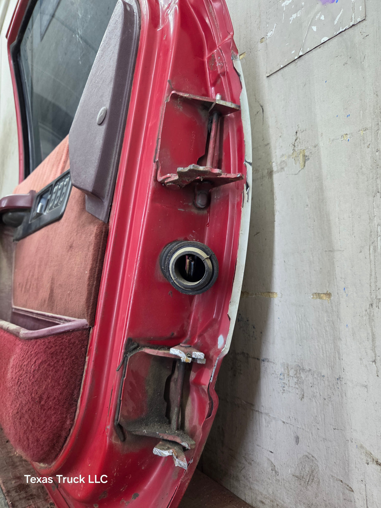 1988-2000 Chevrolet Silverado Suburban GMC Sierra LH Front Driver Side Door