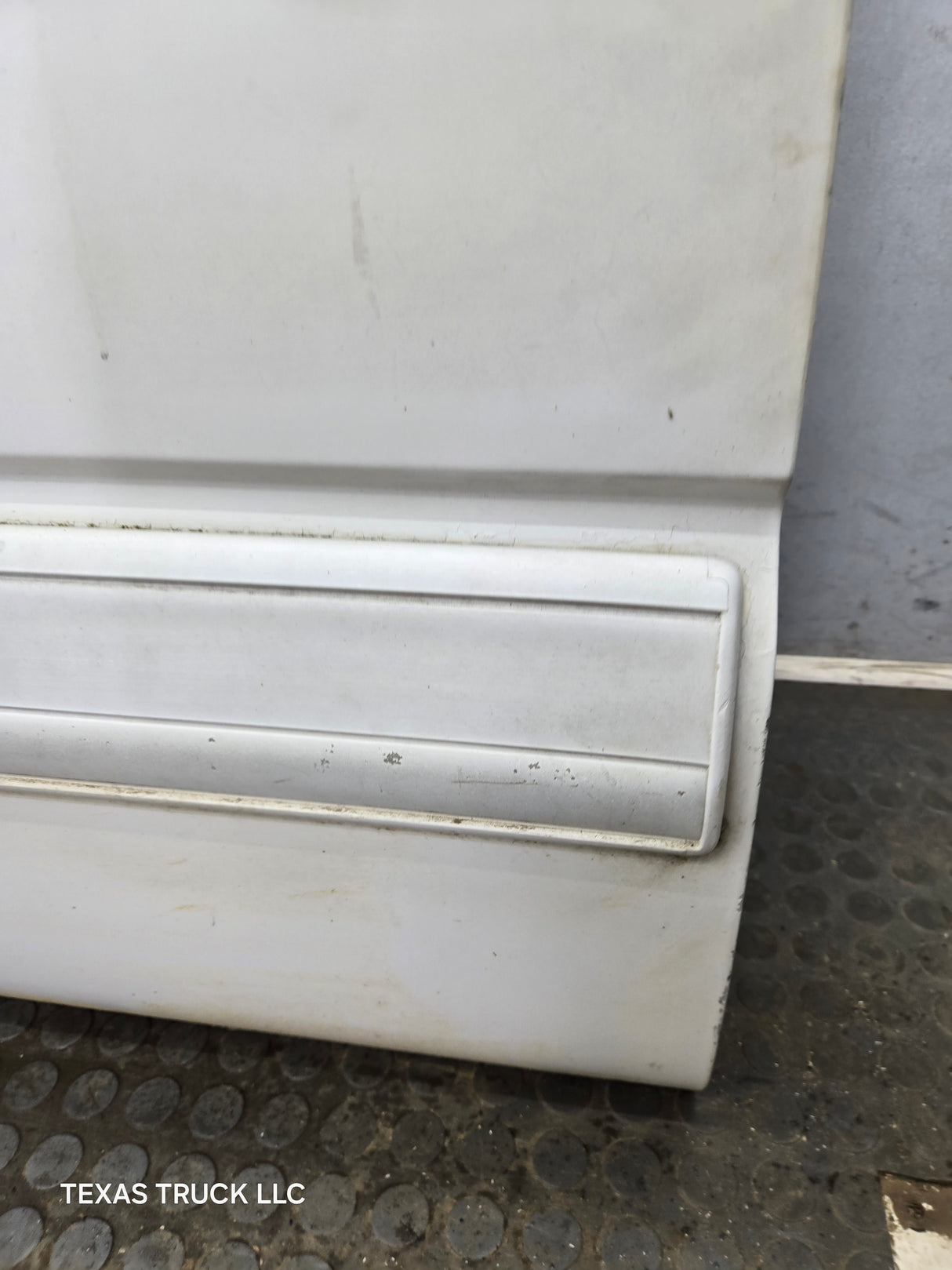 1999-2006 Chevrolet Silverado / GMC Sierra 1500 2500 3500 HD Driver Side Front Door LH - Grey