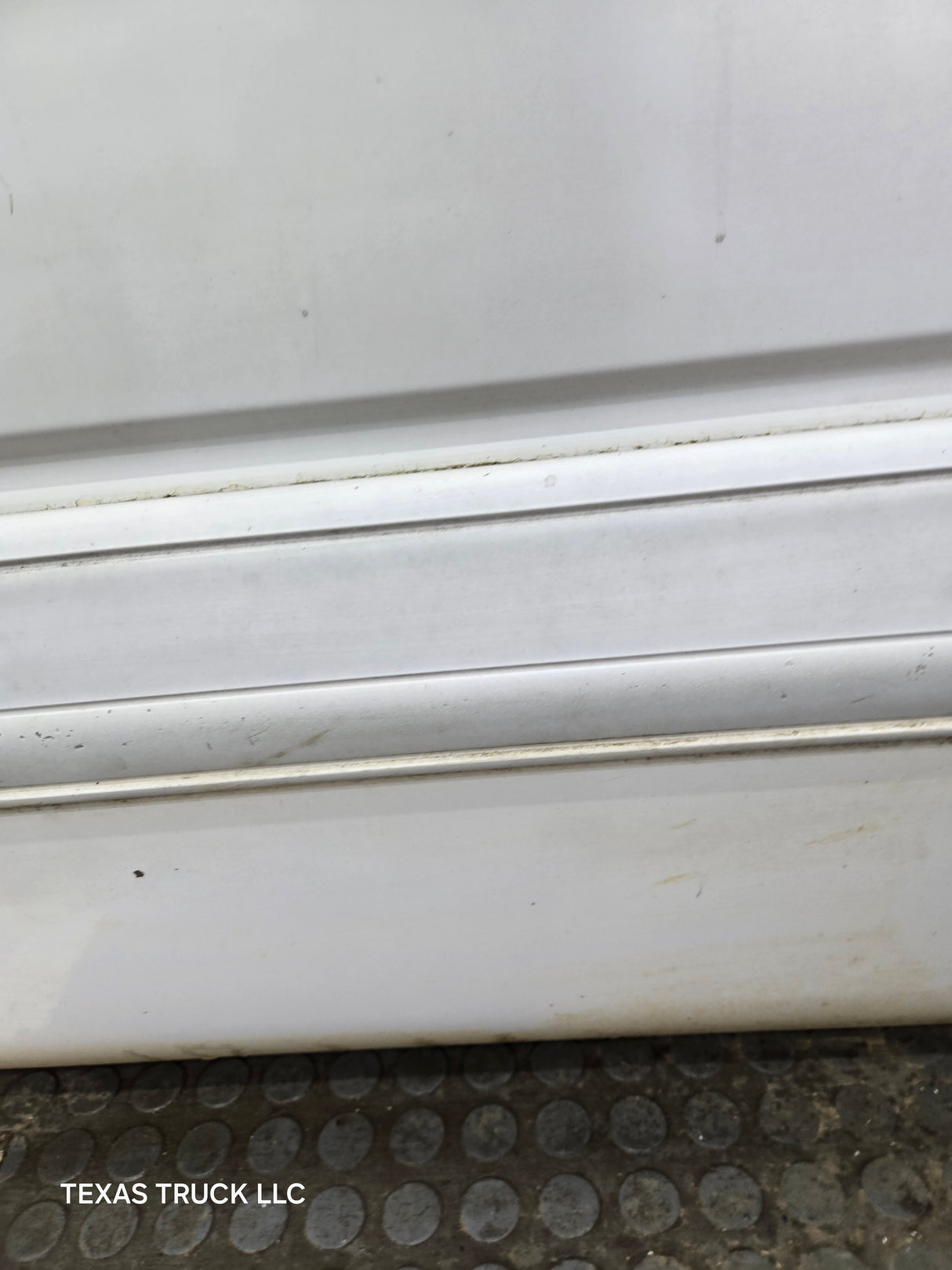 1999-2006 Chevrolet Silverado / GMC Sierra 1500 2500 3500 HD Driver Side Front Door LH - Grey