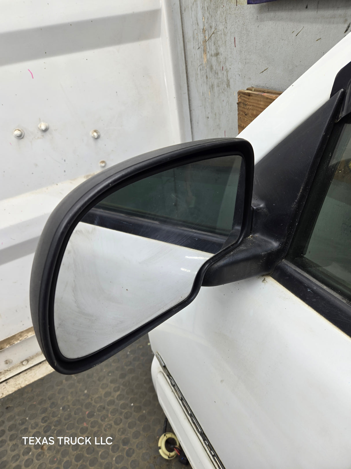 1999-2006 Chevrolet Silverado / GMC Sierra 1500 2500 3500 HD Driver Side Front Door LH - Grey