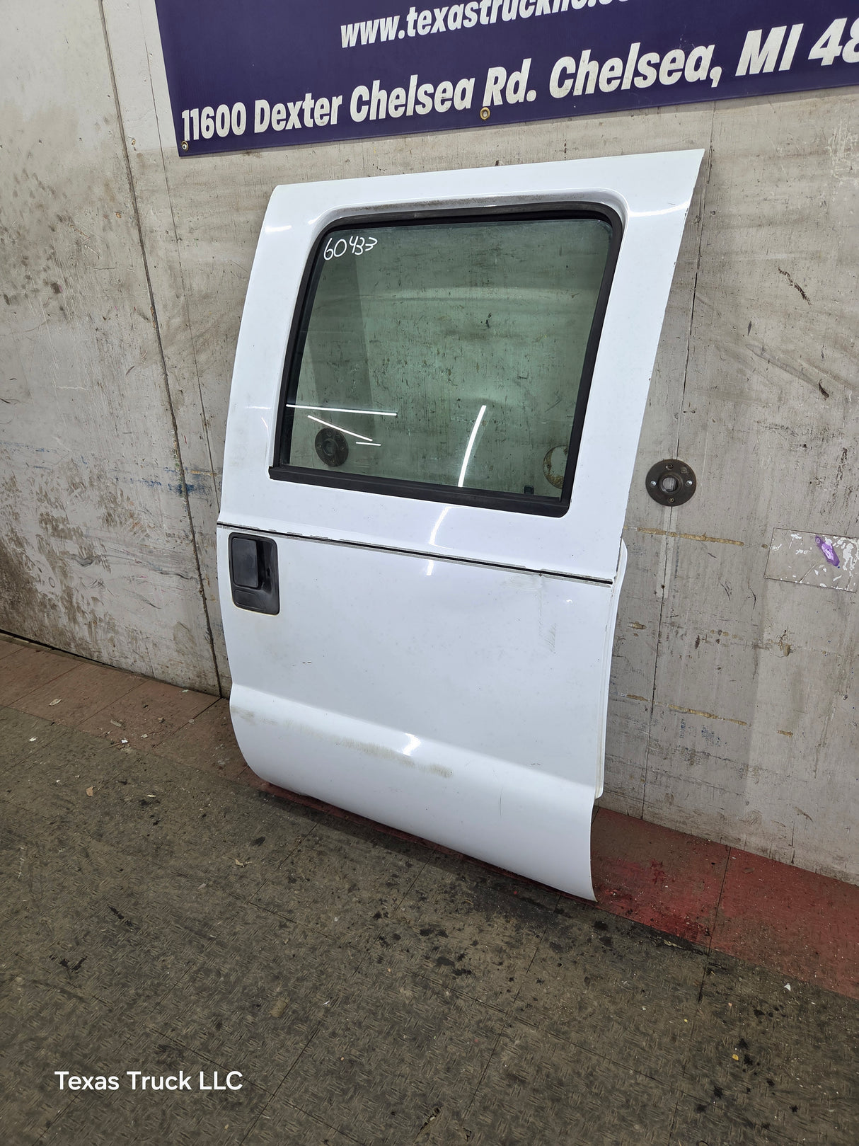 1999-2011 Ford Super Duty F250 F350 F450 F550 RH Crew Cab Passenger Side Rear Door